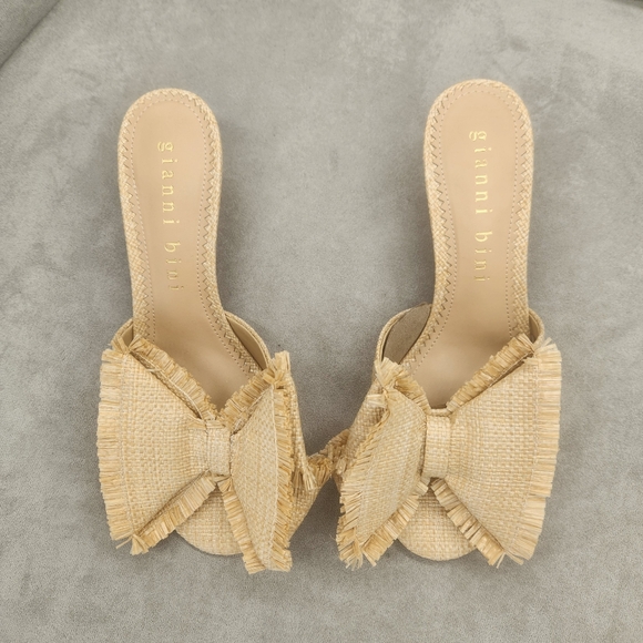 Gianni Bini Shoes - Gianni Bini Mules 8.5 Nude Beige Raffia Le Cadeau Kitten Heel Chunky Bow New$100
